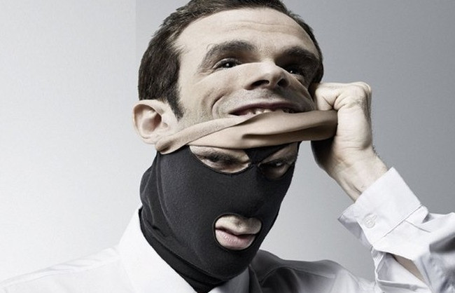 Ошукав людей майже на 8 млн грн: правоохоронці затримали зухвалого шахрая