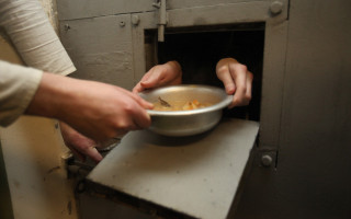 Заключенным урежут норму хлеба: новое постановление Кабмина