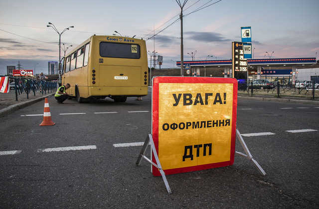 Маршрутка на скорости «снесла» женщину в Николаеве