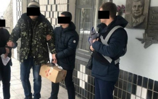 Чиновника «Укроборонпрому» впіймали на хабарі