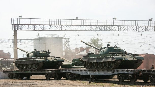 Танки, гаубицы, противотанковые пушки: боевики стягивают на Донбасс тяжелое вооружение