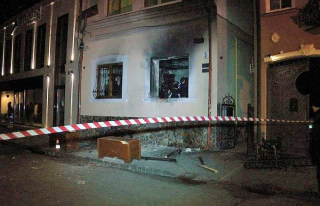 Поджог союза венгров в Ужгороде: трех поляков обвиняют в терроризме