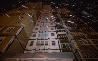 В Киеве возле жилого дома обнаружили обгоревший труп женщины