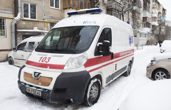 В Киеве посреди улицы обнаружили тело пенсионерки