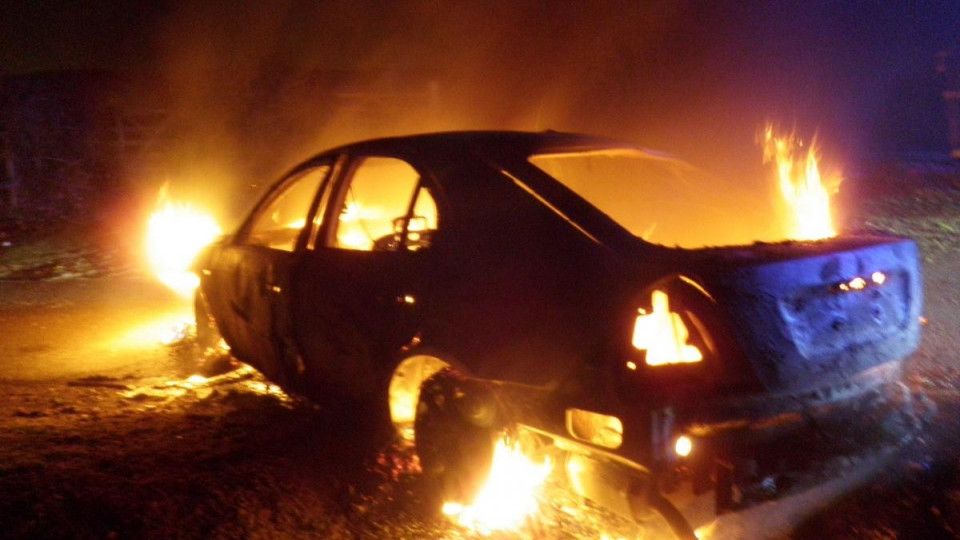 Неизвестные сожгли автомобиль бизнесмену из Ровно