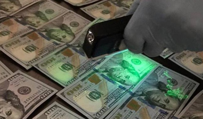 Отримав $4000 хабара: ДБР затримало виконуючого обов’язки начальника поліції