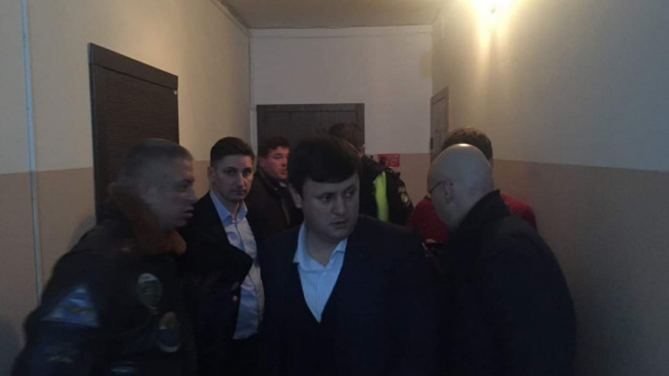 ДБР почало розслідування нападу поліцейських на адвоката в Києві