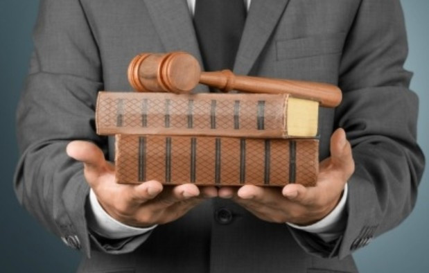 Оплата послуг адвоката та розподіл судових виплат: роз’яснення КГС ВС