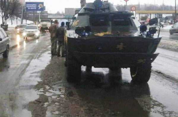 ДТП с военными в Одессе: бронемашина разбила легковушку