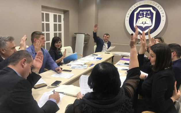 Двом адвокатам зупинено дію свідоцтва через присвоєння повноважень членів ОАС Києва