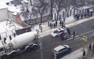 Бетоновоз «зніс» жінку на пішохідному переході у Львові