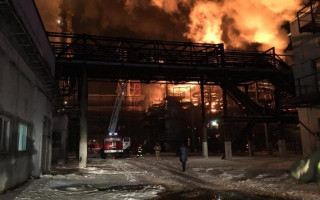 Под Ивано-Франковском вспыхнул пожар на химзаводе: видео