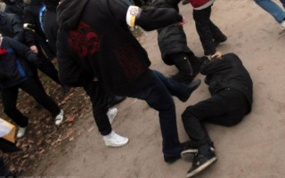 Разбита голова: подростки жестоко избили школьника