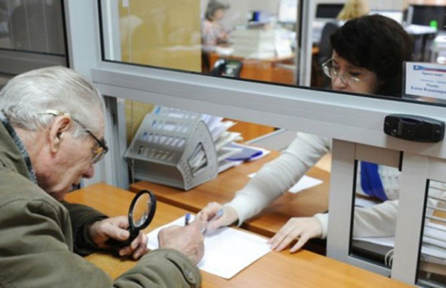 Переселенцы с Донбасса теряют пенсию и трудовой стаж: что надо знать