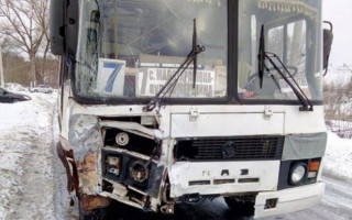 Погибла вся семья: в Краматорске маршрутка на скорости врезалась в легковушку