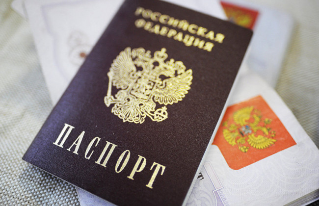 Оккупанты обещают признание «Л/ДНР» Россией, а жителям — паспорта РФ