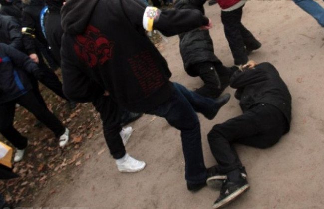 Разбита голова: подростки жестоко избили школьника