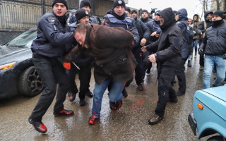 Под консульством РФ в Одессе произошли потасовки: полиция разогнала митингующих