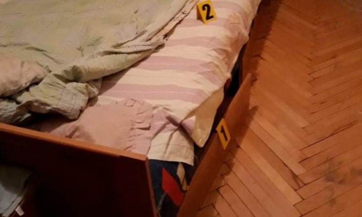 Зарезал жену и спрятал тело в диван: в Черновцах произошло жестокое убийство