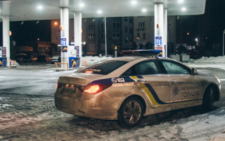 Проломили голову бутылкой шампанского: в Киеве произошло ЧП