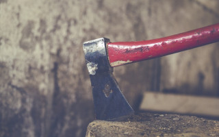 Зарубил и спрятал под пол: в Сумской области случилось ужасное убийство