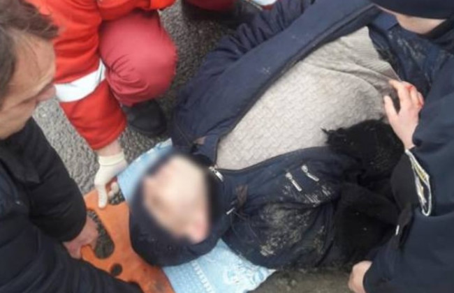 Дивом вижив: пасажир під час руху випав з маршрутки у Дніпрі