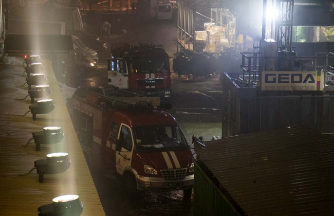 В Киеве на территории ТРЦ Gulliver вспыхнул пожар