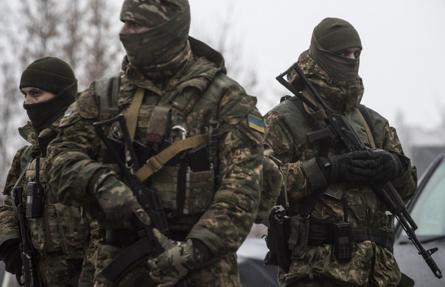 Бойцы ВСУ точным ударом уничтожили транспорт боевиков