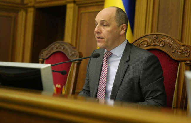 Перехід парафій УПЦ МП до ПЦУ: Парубій підписав закон