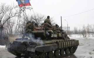 Боевики на Донбассе активно стягивают танки и гаубицы: есть подробности
