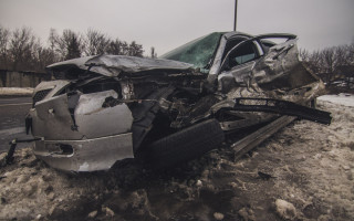 Грузовик смял легковушку: в Киеве произошло масштабное ДТП