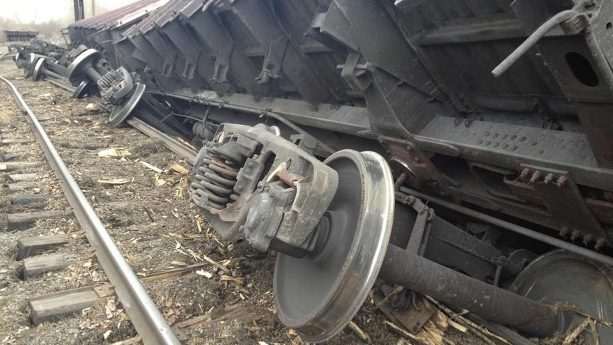 ЧП на железной дороге под Киевом: движение поездов частично перекрыто