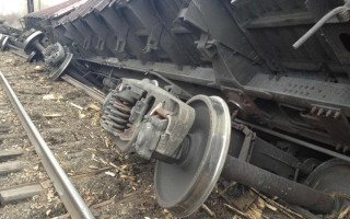 ЧП на железной дороге под Киевом: движение поездов частично перекрыто