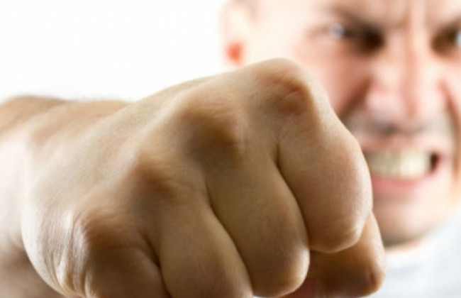 Избиение учителя в Киеве: в сети показали видео