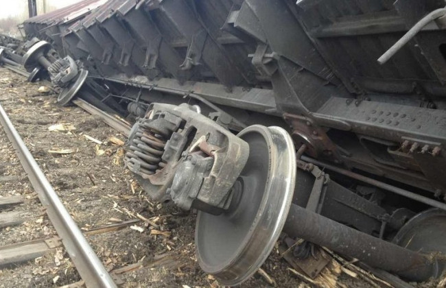 ЧП на железной дороге под Киевом: движение поездов частично перекрыто