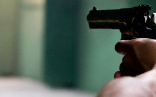 ЧП в Мариуполе: мужчина устроил стрельбу возле кафе