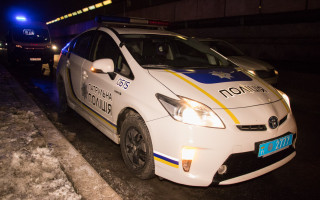 Чудом выжил: в столице парень спрыгнул с моста Метро