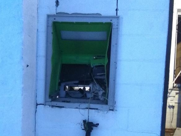 Розлетівся вщент: невідомі підірвали банкомат в Черкаській області