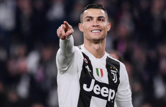 Правовой гламур: Роналду дали срок, а Криса Брауна обвинили в групповом изнасиловании