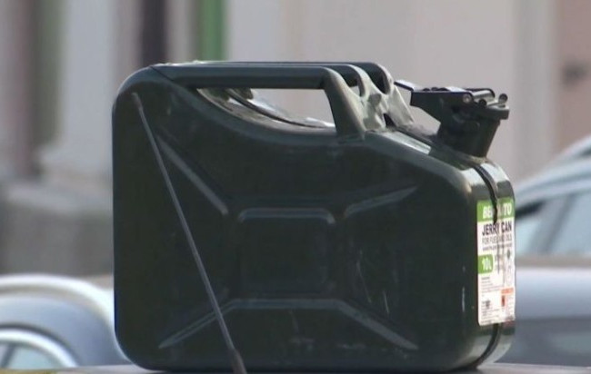 Завищені ціни на пальне: перед судом постане керівник комунального підприємства