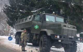 Массовые обыски проводят силовики на Закарпатье: что происходит