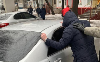 ДБР затримало посадовців-хабарників з управління СБУ в Запорізькій області