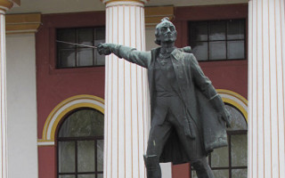 Памятник Суворову в Киеве демонтировали: появилось первое фото