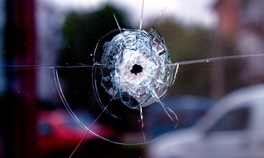 Обстріляли автомобіль: невідомі напали на адвоката в Дніпрі