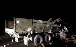 Погиб военный ВСУ: в масштабном ДТП столкнулись военные грузовики