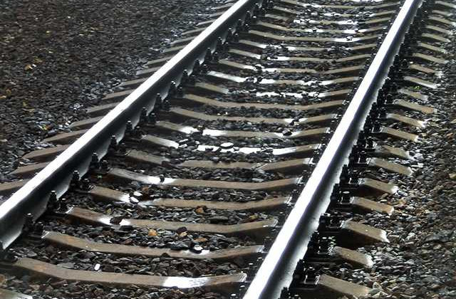 Решили прославиться: в Ровно дети рискнули жизнью и записали это на видео