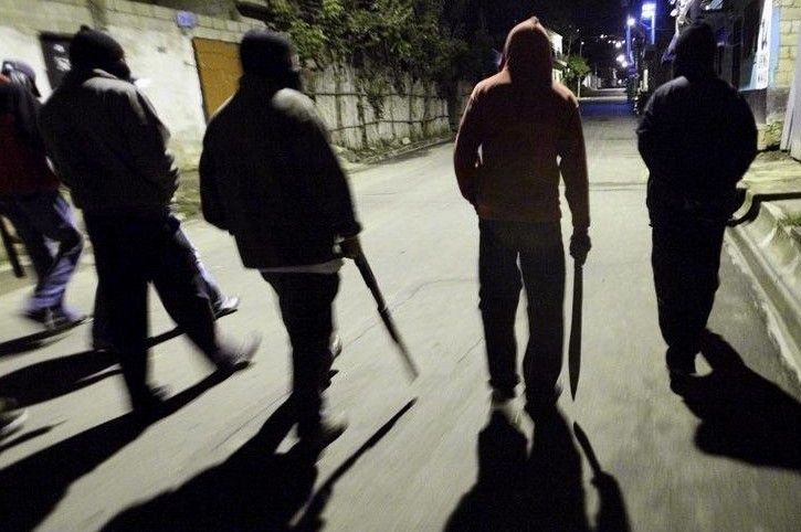 Били и пытали: опасную банду задержали в Харькове