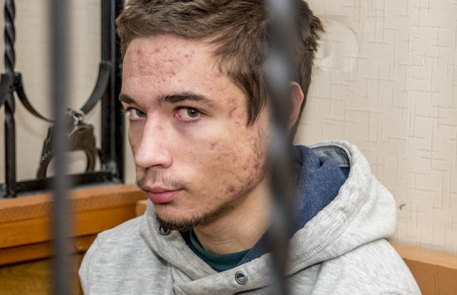 Били ногами и угрожали повесить: стали известны подробности задержания Павла Гриба