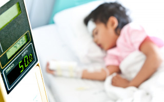 Под Винницей пассажиры электрички силой отобрали у родителей избитого ребенка