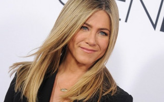 Правовой гламур: Дженнифер Энистон удочерит девочку, а Болдуин предстал перед судом за драку